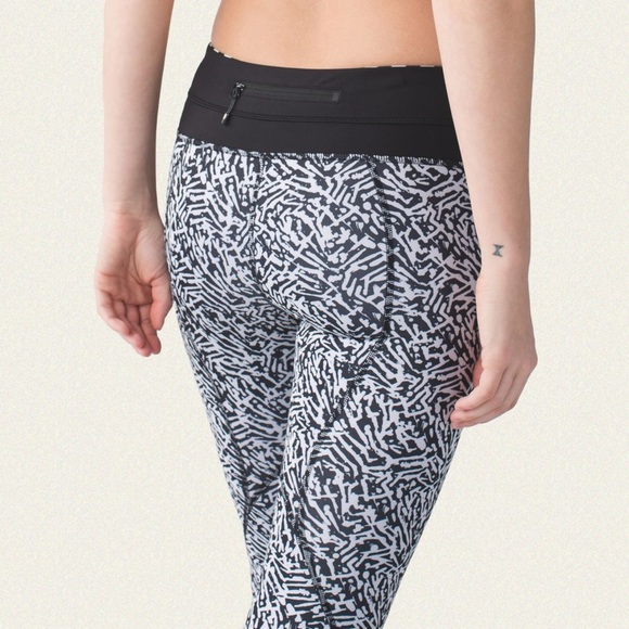 Lululemon Run: Inspire Crop II *All Full-On Luxtreme - Picture 6 of 10